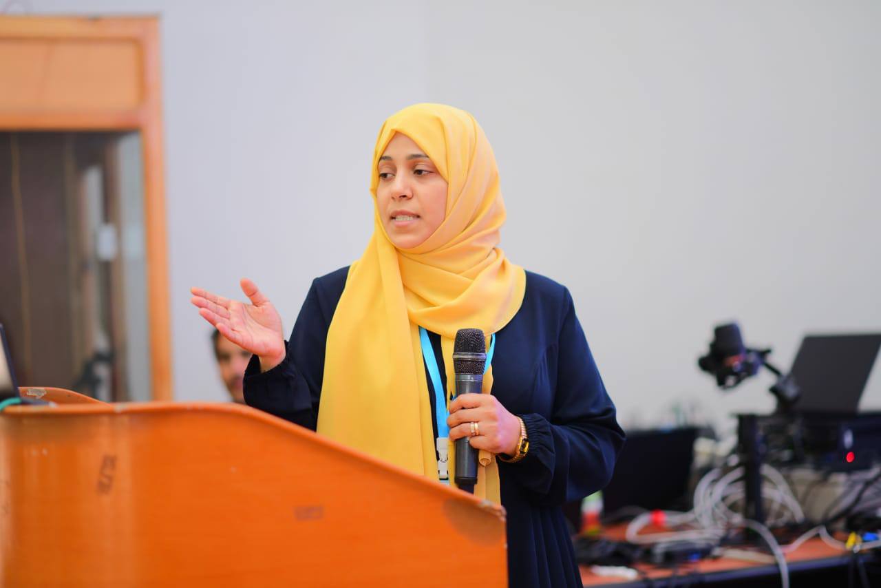 سناء العريقي